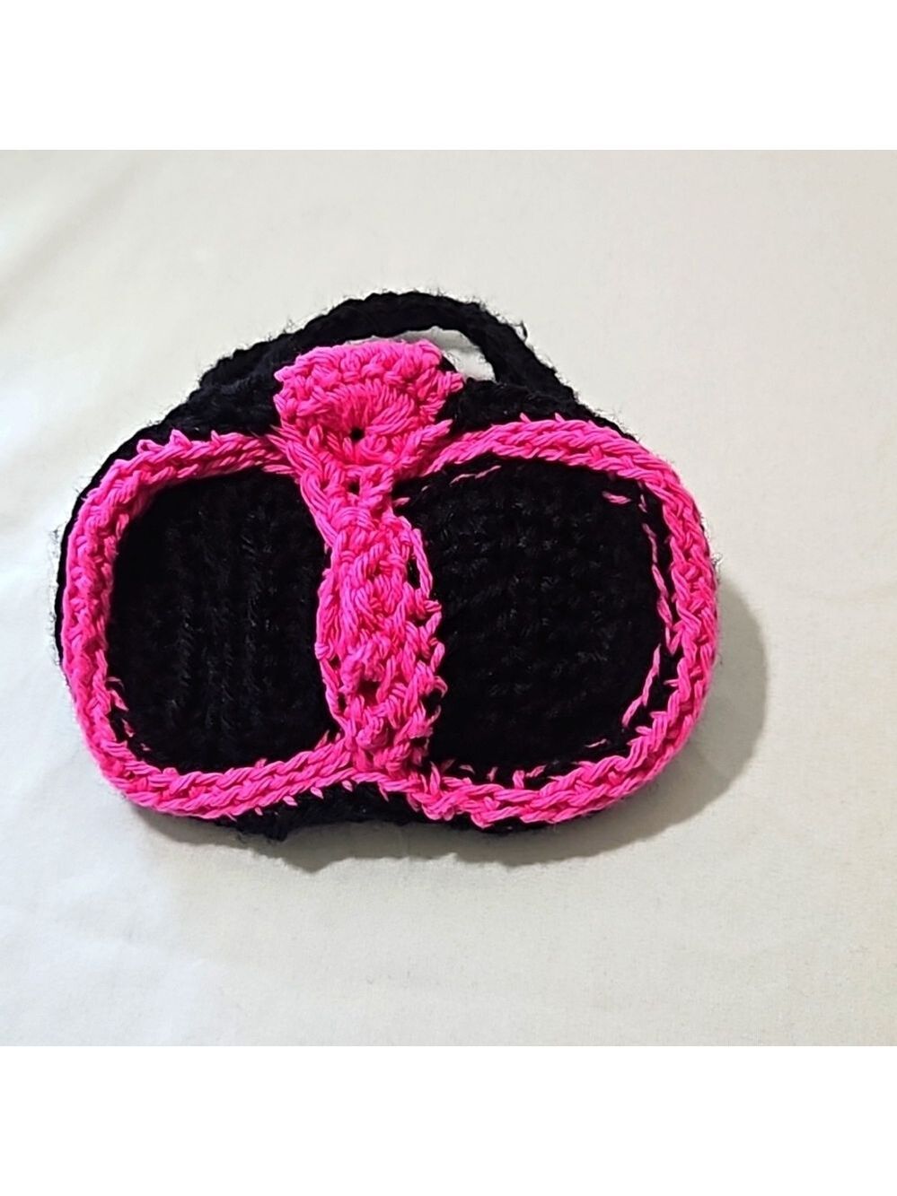 Hand Crafted Hand Knit Crochet Hand bag black & Barbie Pink Bow silhouette 6"x4"